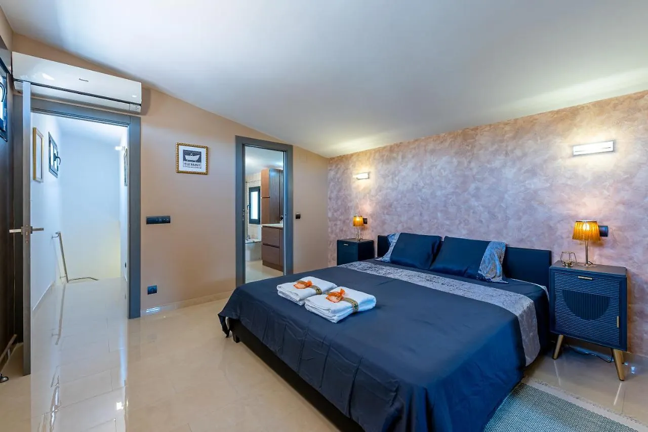 797 Holiday Rentals - Modern Villa With Pool In Puerto Marina For 12 Benalmadena